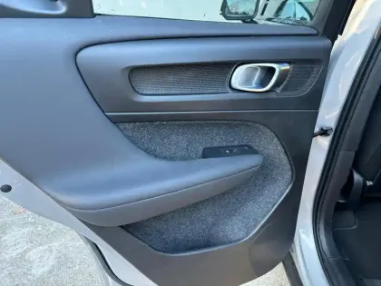 Photo 36 Volvo Xc40  B3 163 ch DCT7