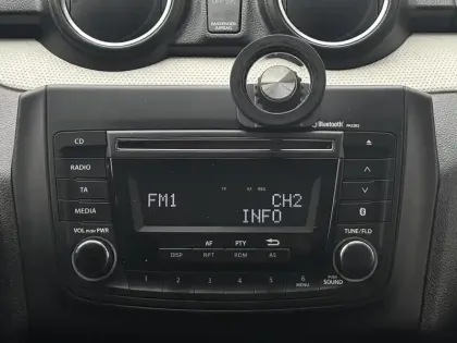 Photo 10 Suzuki Swift  1.2 Dualjet Hybrid