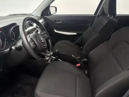 Photo 7 Suzuki Swift  1.2 Dualjet Hybrid