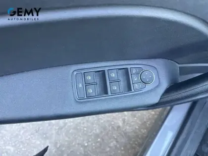 Photo 18 Renault Captur  E-Tech full hybrid 145