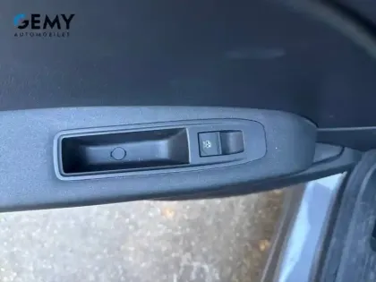 Photo 17 Renault Captur  E-Tech full hybrid 145