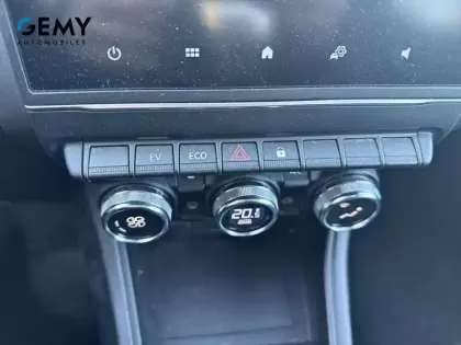 Photo 26 Renault Captur  E-Tech full hybrid 145