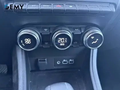 Photo 25 Renault Captur  E-Tech full hybrid 145