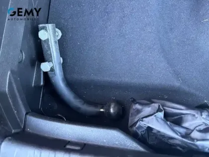 Photo 16 Renault Captur  E-Tech full hybrid 145