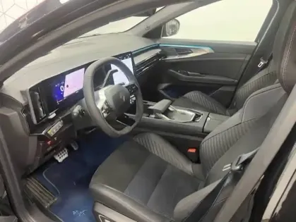 Photo 8 Renault Rafale  hyper hybrid E-Tech 300 ch 4x4