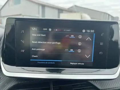 Photo 16 Peugeot 208  BlueHDi 100 S&S BVM6