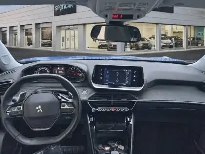 Photo 7 Peugeot 2008  PureTech 130 S&S EAT8