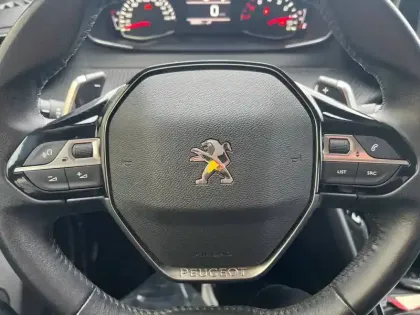 Photo 19 Peugeot 2008  PureTech 130 S&S EAT8