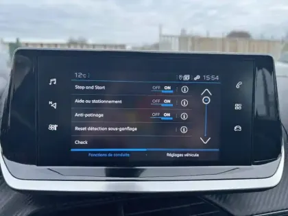 Photo 16 Peugeot 2008  PureTech 130 S&S EAT8