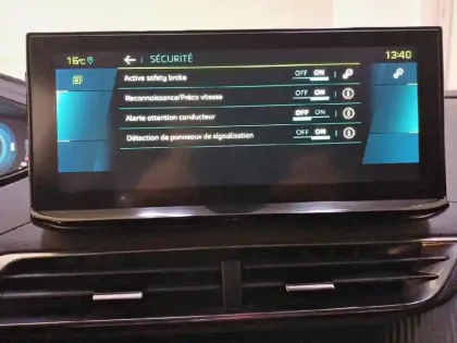 Photo 21 Peugeot 3008  Hybrid 225 e-EAT8