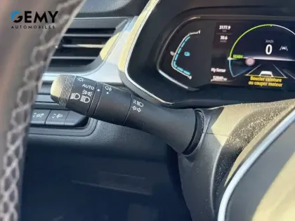 Photo 17 Renault Captur  E-Tech full hybrid 145