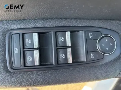 Photo 12 Renault Captur  E-Tech full hybrid 145