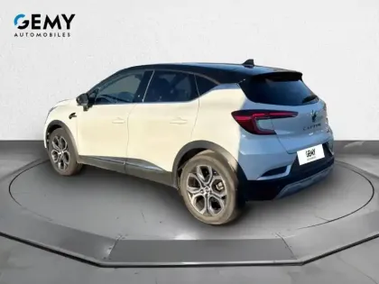 Photo 6 Renault Captur  E-Tech full hybrid 145