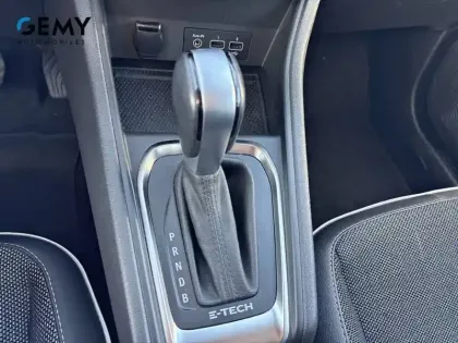 Photo 21 Renault Captur  E-Tech full hybrid 145