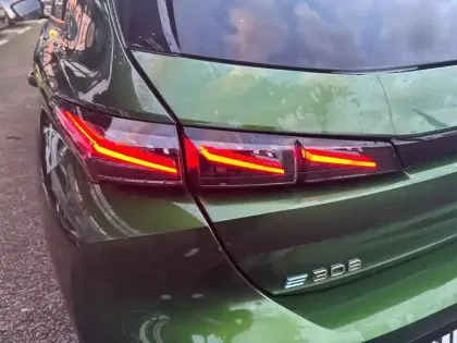 Photo 16 Peugeot 308  Electrique 54 kWh 156ch