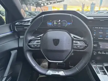 Photo 8 Peugeot 308  Electrique 54 kWh 156ch