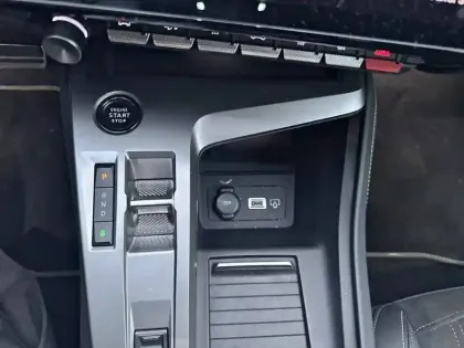 Photo 13 Peugeot 308  Electrique 54 kWh 156ch