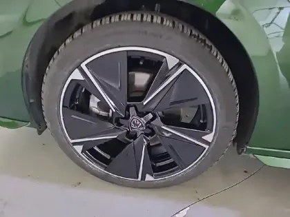 Photo 12 Peugeot 308 Gén. III Ph1 GT 5