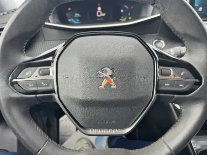Photo 17 Peugeot 2008  Electrique 136 ch