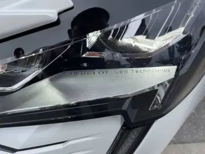 Photo 21 Peugeot 5008  BlueHDi 130ch S&S EAT8