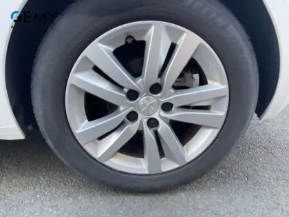 Photo 10 Peugeot 308  PureTech 110ch S&S BVM6