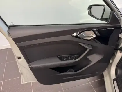 Photo 8 Audi A1  Sportback 30 TFSI 116 ch S tronic 7