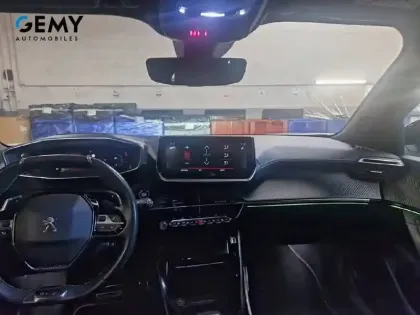 Photo 7 Peugeot 2008  PureTech 130 S&S EAT8