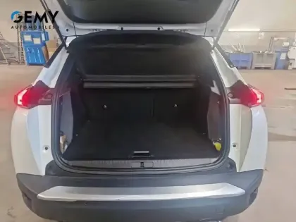 Photo 37 Peugeot 2008  PureTech 130 S&S EAT8