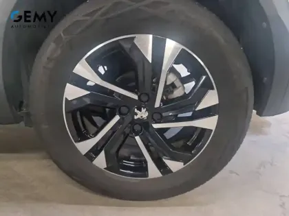 Photo 10 Peugeot 2008  PureTech 130 S&S EAT8