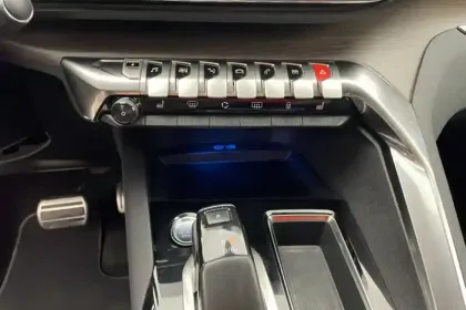 Photo 15 Peugeot 3008  Hybrid4 300 e-EAT8