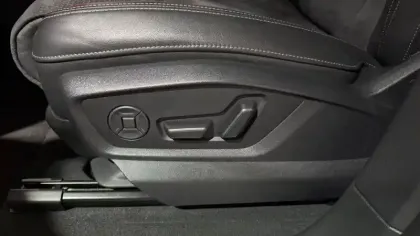 Photo 7 Audi Q8  60 TFSI e 490 Tiptronic 8 quattro