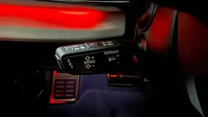 Photo 10 Audi Q8  60 TFSI e 490 Tiptronic 8 quattro