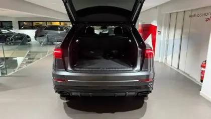 Photo 15 Audi Q8  60 TFSI e 490 Tiptronic 8 quattro