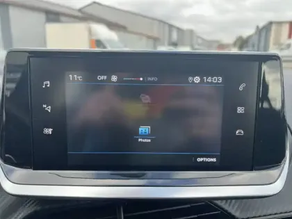 Photo 14 Peugeot 208  PureTech 100 S&S EAT8