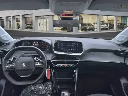 Photo 7 Peugeot 208  PureTech 100 S&S EAT8