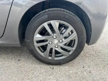 Photo 10 Peugeot 208  PureTech 100 S&S EAT8