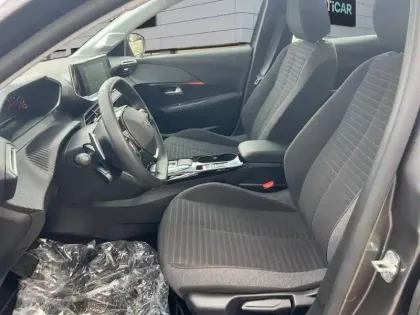 Photo 8 Peugeot 208  PureTech 100 S&S EAT8