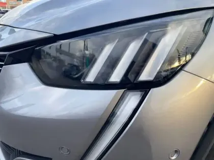 Photo 10 Peugeot 208  PureTech 130 S&S EAT8