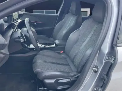 Photo 13 Peugeot 208  PureTech 130 S&S EAT8