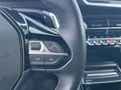 Photo 25 Peugeot 208  PureTech 130 S&S EAT8