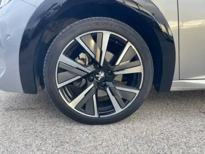 Photo 8 Peugeot 208  PureTech 130 S&S EAT8