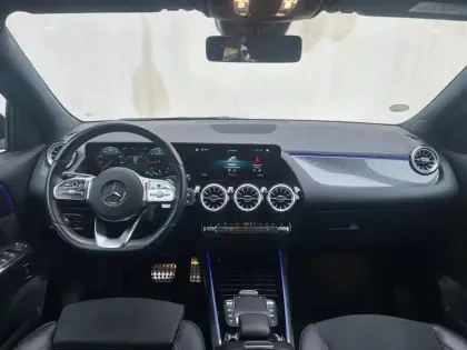 Photo 8 Mercedes GLA  200 d 8G-DCT