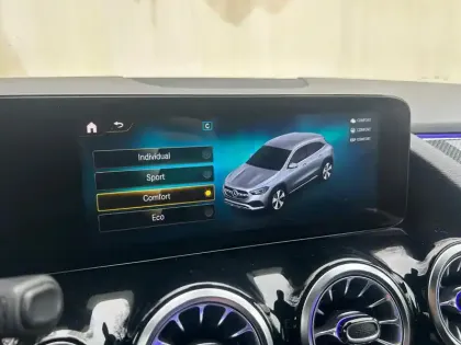 Photo 21 Mercedes GLA  200 d 8G-DCT