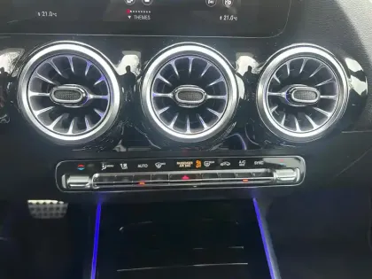 Photo 32 Mercedes GLA  200 d 8G-DCT