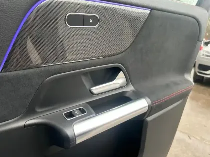 Photo 35 Mercedes GLA  200 d 8G-DCT