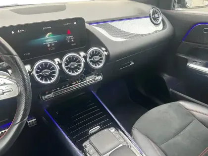 Photo 31 Mercedes GLA  200 d 8G-DCT