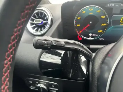 Photo 16 Mercedes GLA  200 d 8G-DCT