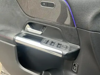 Photo 33 Mercedes GLA  200 d 8G-DCT