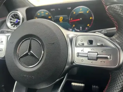 Photo 13 Mercedes GLA  200 d 8G-DCT