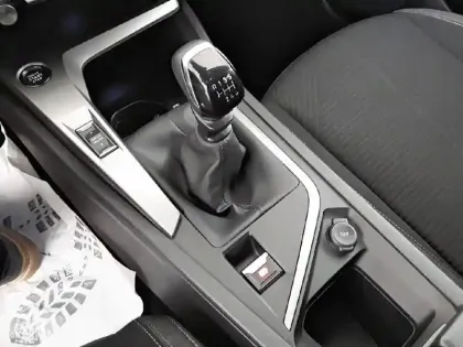 Photo 39 Peugeot 308  PureTech 110ch S&S BVM6